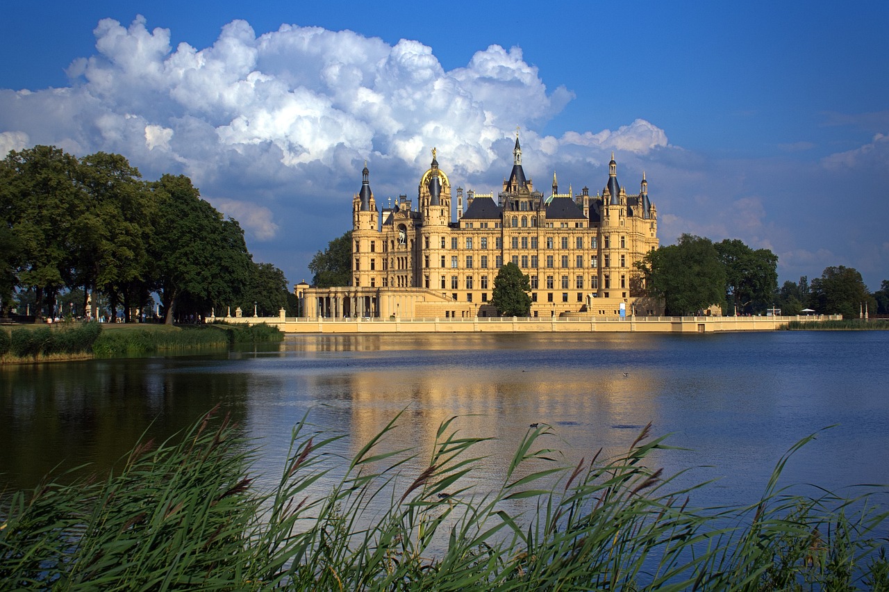 24 05 Meckle Schwerin Schloss castle 6302542 1280 pixa
